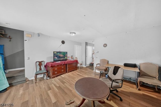 18 Fisher Ave, Bound Brook Boro, NJ 08805