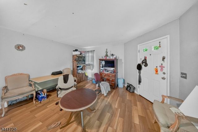 18 Fisher Ave, Bound Brook Boro, NJ 08805