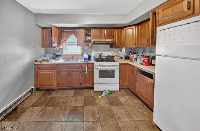 18 Fisher Ave, Bound Brook Boro, NJ 08805