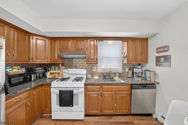 18 Fisher Ave, Bound Brook Boro, NJ 08805