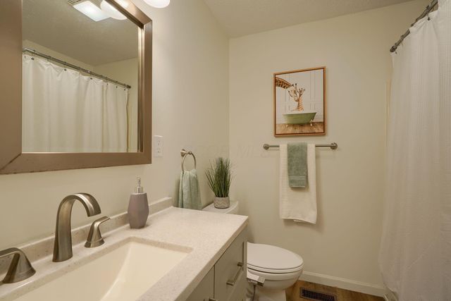 1915 Sitterley Road NW, Canal Winchester, OH 43110
