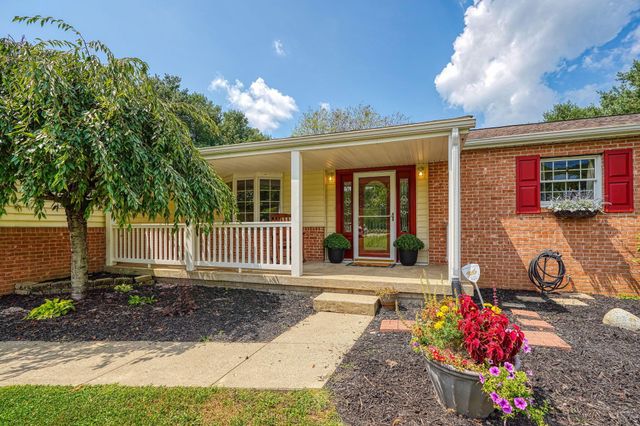 1915 Sitterley Road NW, Canal Winchester, OH 43110