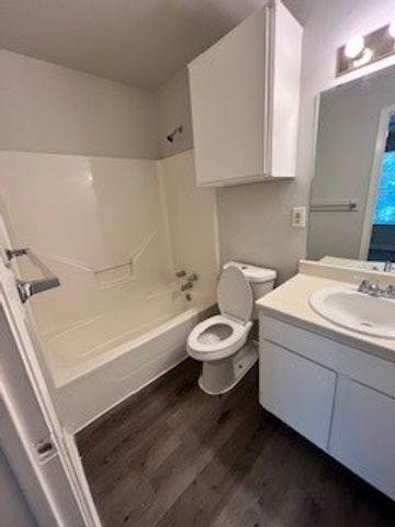 701-D Balcones 52, College Station, TX 77845