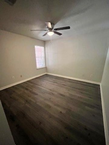 701-D Balcones 52, College Station, TX 77845