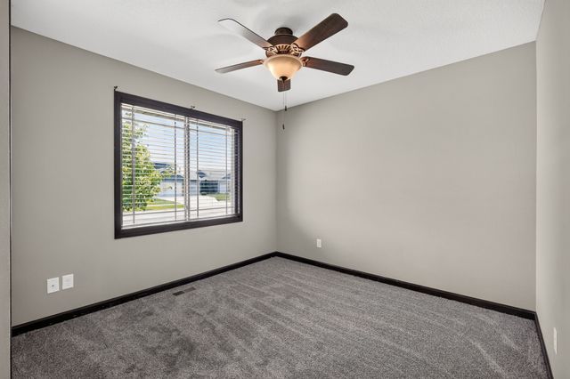 570 NE Badger Lane, Waukee, IA 50263