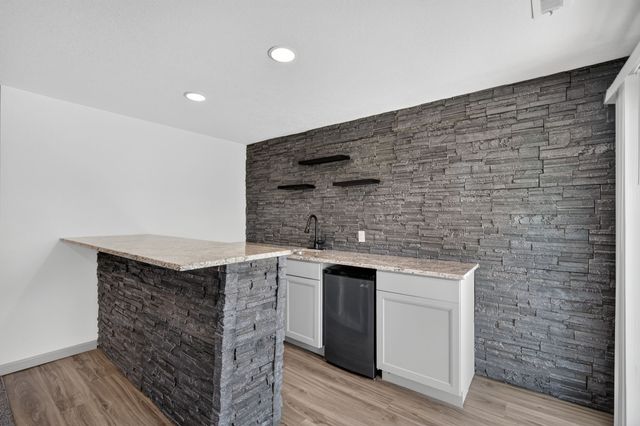 570 NE Badger Lane, Waukee, IA 50263