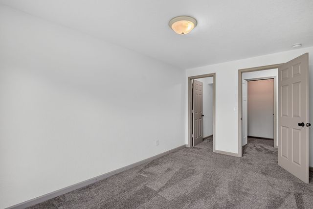 570 NE Badger Lane, Waukee, IA 50263