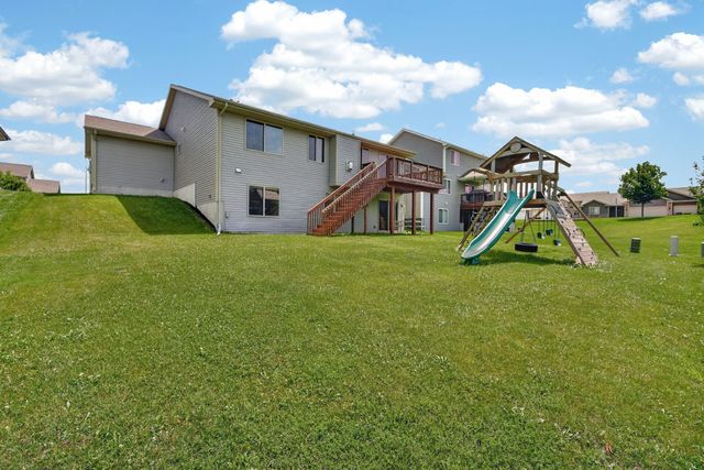 570 NE Badger Lane, Waukee, IA 50263