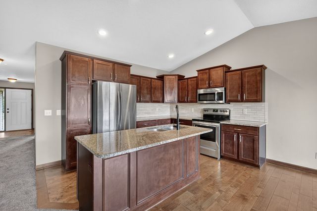 570 NE Badger Lane, Waukee, IA 50263