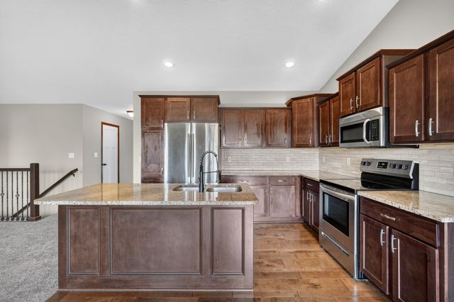 570 NE Badger Lane, Waukee, IA 50263