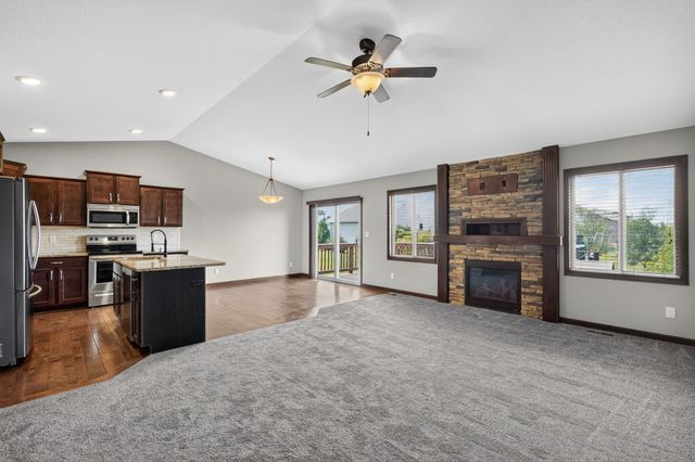 570 NE Badger Lane, Waukee, IA 50263