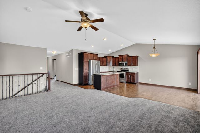 570 NE Badger Lane, Waukee, IA 50263