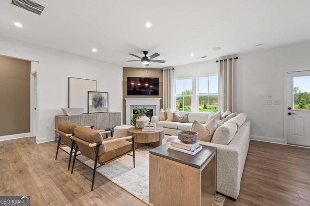 808 Tupelo Way, Villa Rica, GA 30180