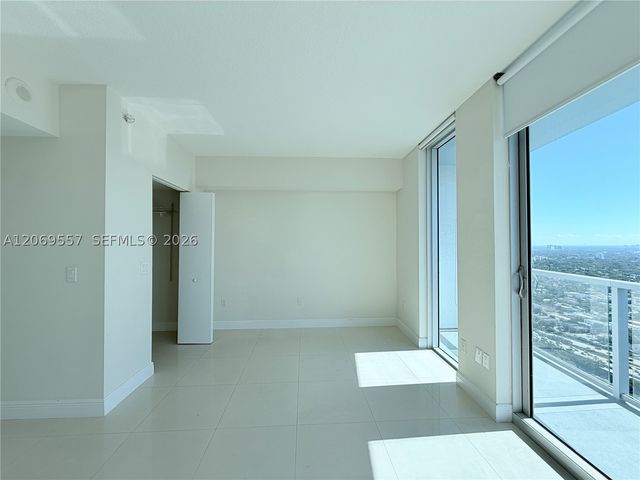 185 SW 7th St 4100, Miami, FL 33130