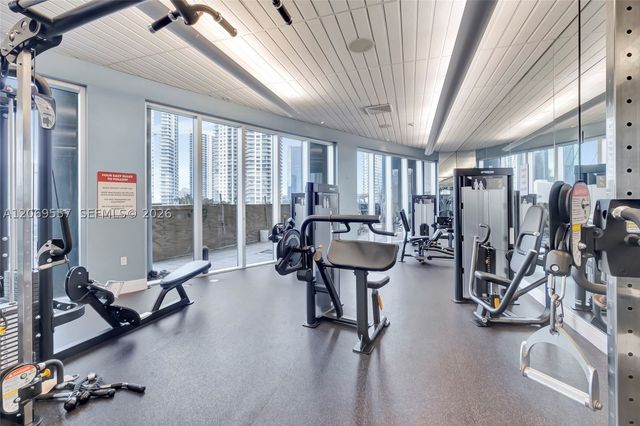 185 SW 7th St 4100, Miami, FL 33130