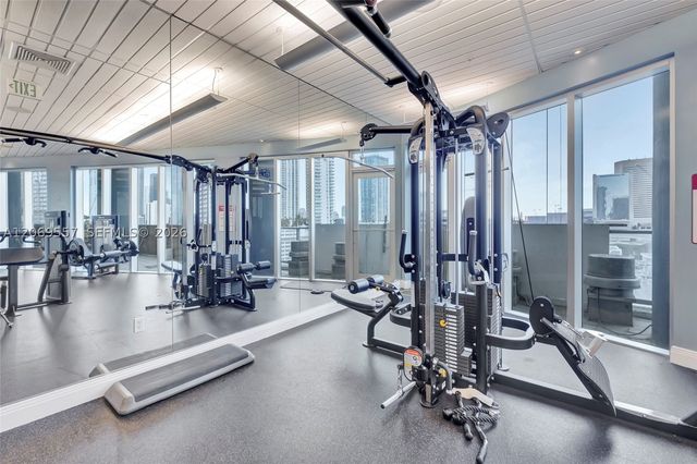 185 SW 7th St 4100, Miami, FL 33130