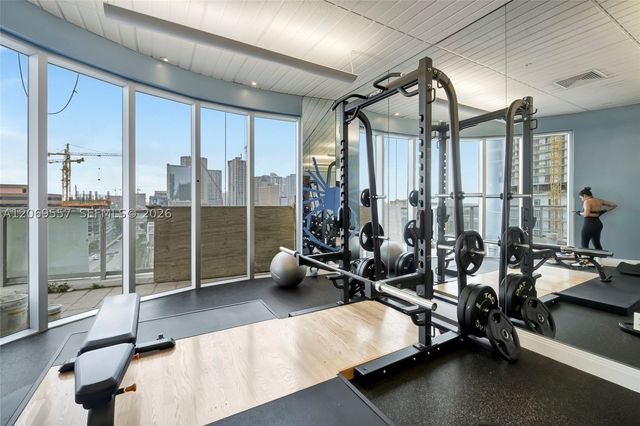 185 SW 7th St 4100, Miami, FL 33130