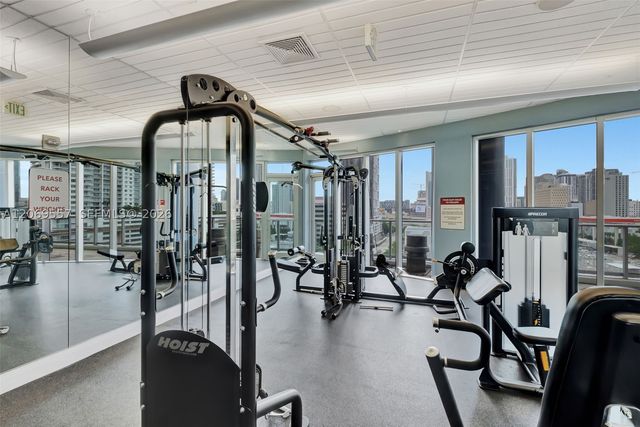 185 SW 7th St 4100, Miami, FL 33130