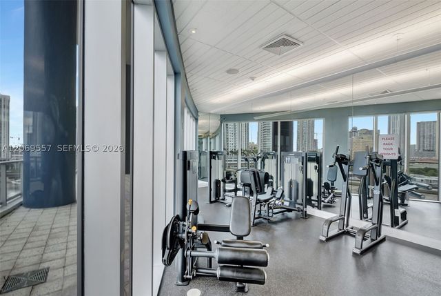 185 SW 7th St 4100, Miami, FL 33130