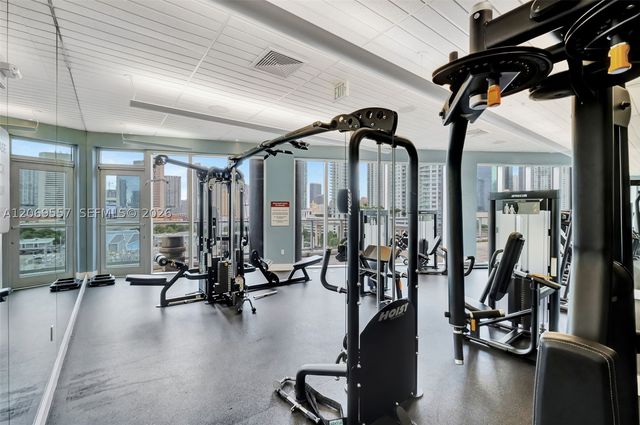 185 SW 7th St 4100, Miami, FL 33130