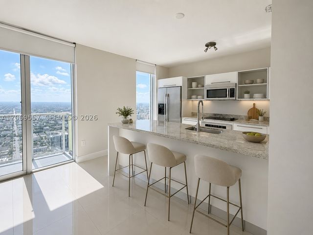 185 SW 7th St 4100, Miami, FL 33130