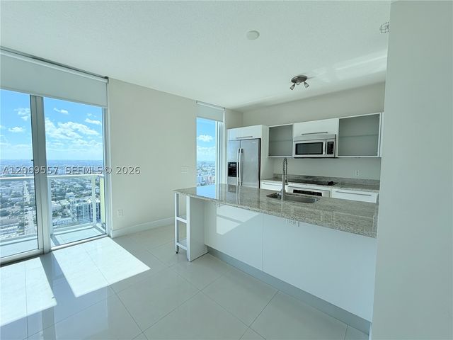185 SW 7th St 4100, Miami, FL 33130