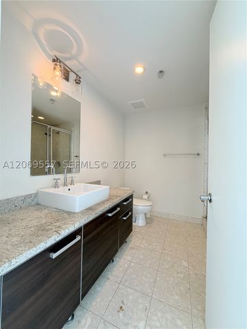 185 SW 7th St 4100, Miami, FL 33130