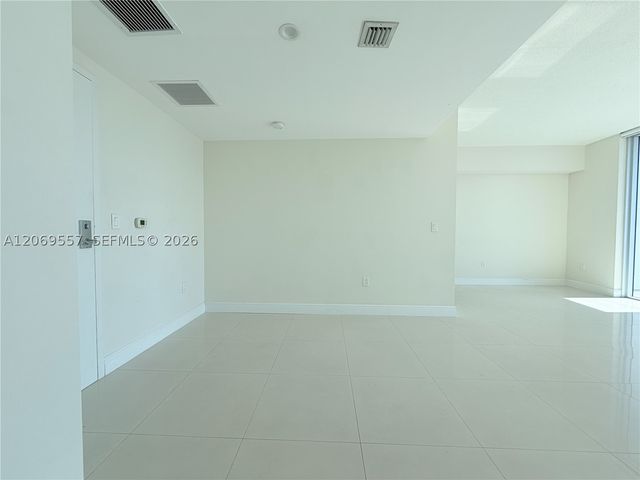 185 SW 7th St 4100, Miami, FL 33130