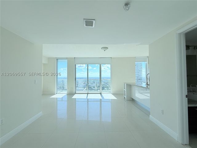 185 SW 7th St 4100, Miami, FL 33130