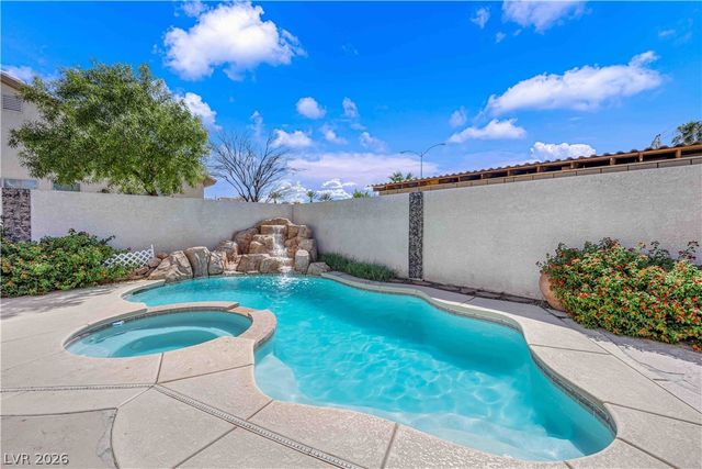 6003 Lone Creek Circle, Las Vegas, NV 89103