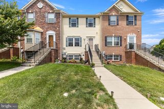 10 RIPARIAN LN, Ranson, WV 25438