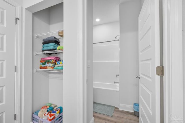 8640 Bluebell St, Milton, FL 32583