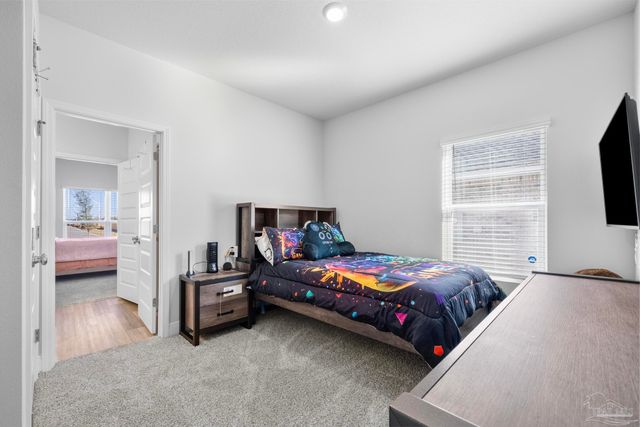 8640 Bluebell St, Milton, FL 32583