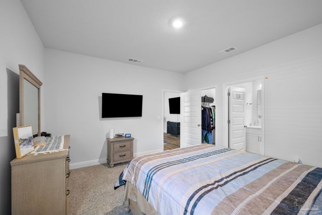 8640 Bluebell St, Milton, FL 32583