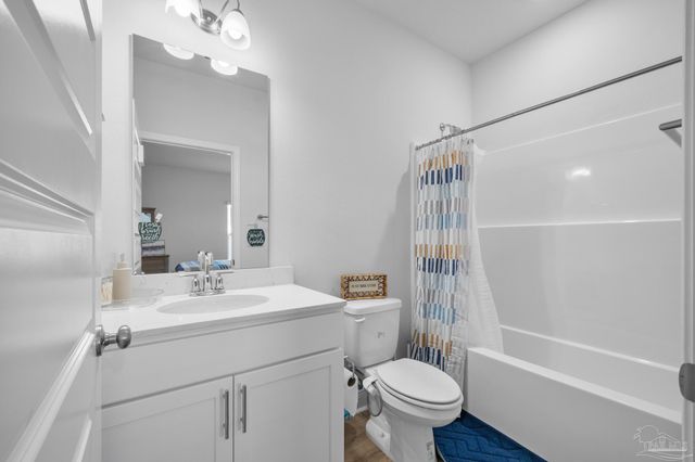 8640 Bluebell St, Milton, FL 32583