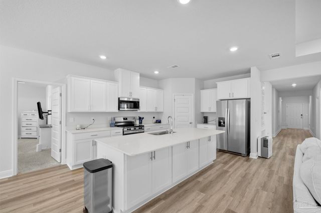 8640 Bluebell St, Milton, FL 32583