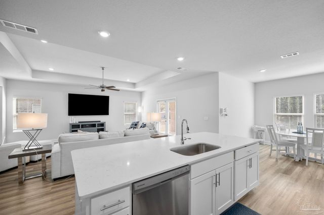 8640 Bluebell St, Milton, FL 32583