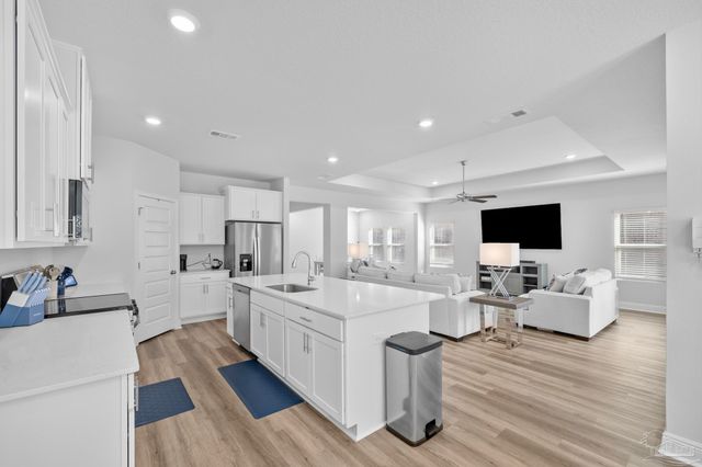 8640 Bluebell St, Milton, FL 32583