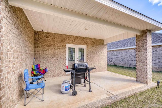 8640 Bluebell St, Milton, FL 32583