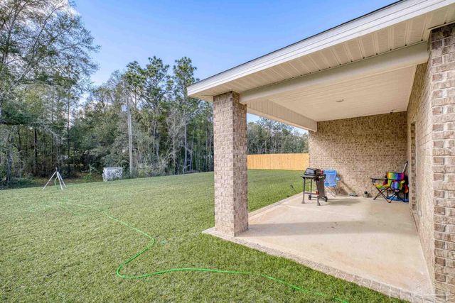 8640 Bluebell St, Milton, FL 32583