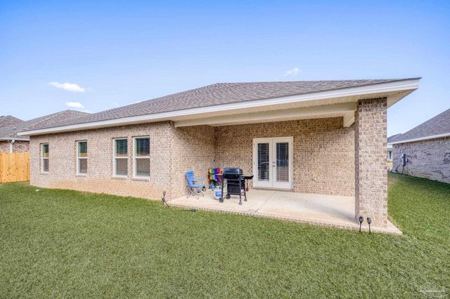 8640 Bluebell St, Milton, FL 32583