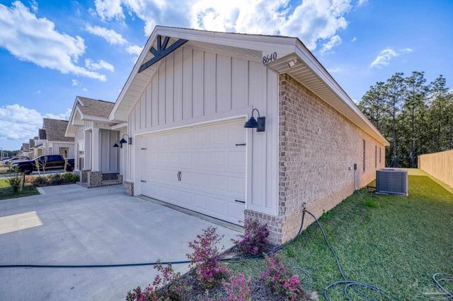 8640 Bluebell St, Milton, FL 32583