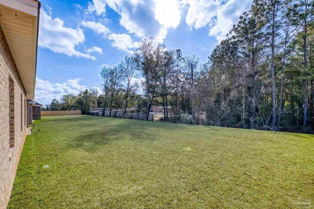 8640 Bluebell St, Milton, FL 32583