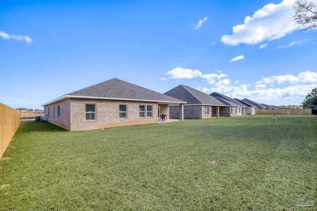 8640 Bluebell St, Milton, FL 32583