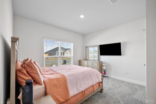 8640 Bluebell St, Milton, FL 32583