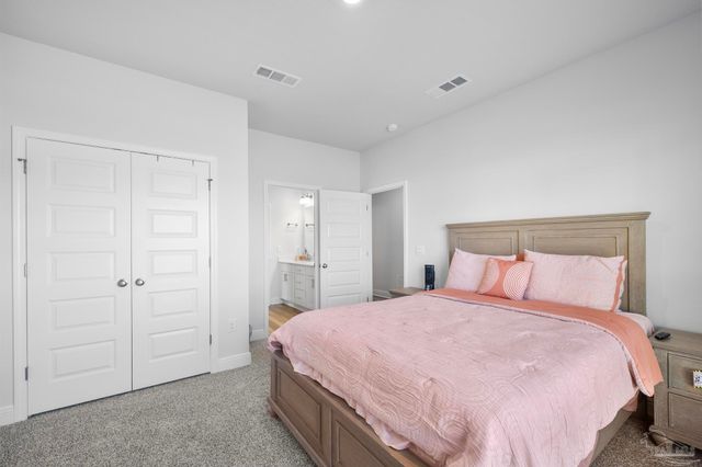 8640 Bluebell St, Milton, FL 32583