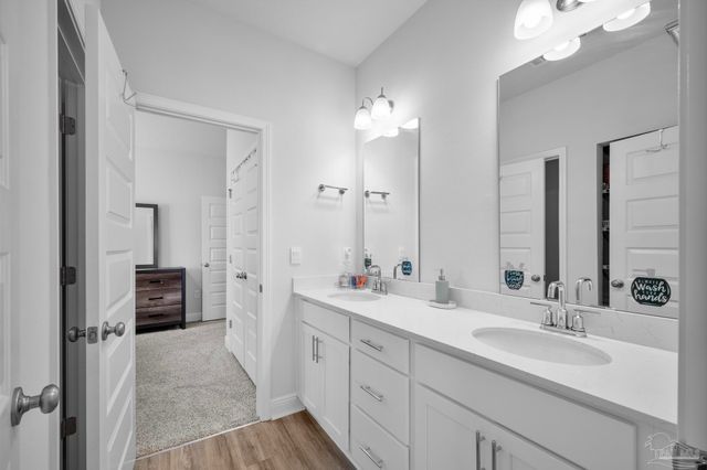 8640 Bluebell St, Milton, FL 32583