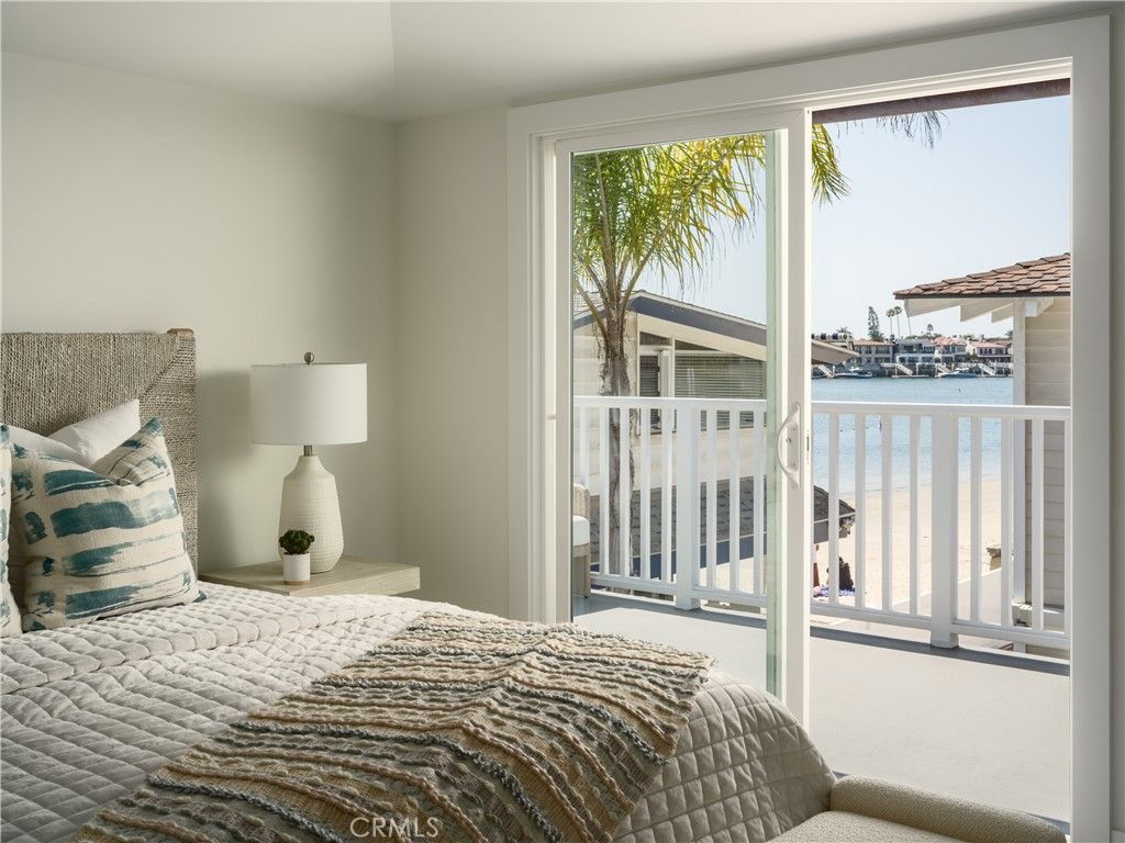 Image 10 of property listing at 2715 Cove, Corona Del Mar, CA 92625