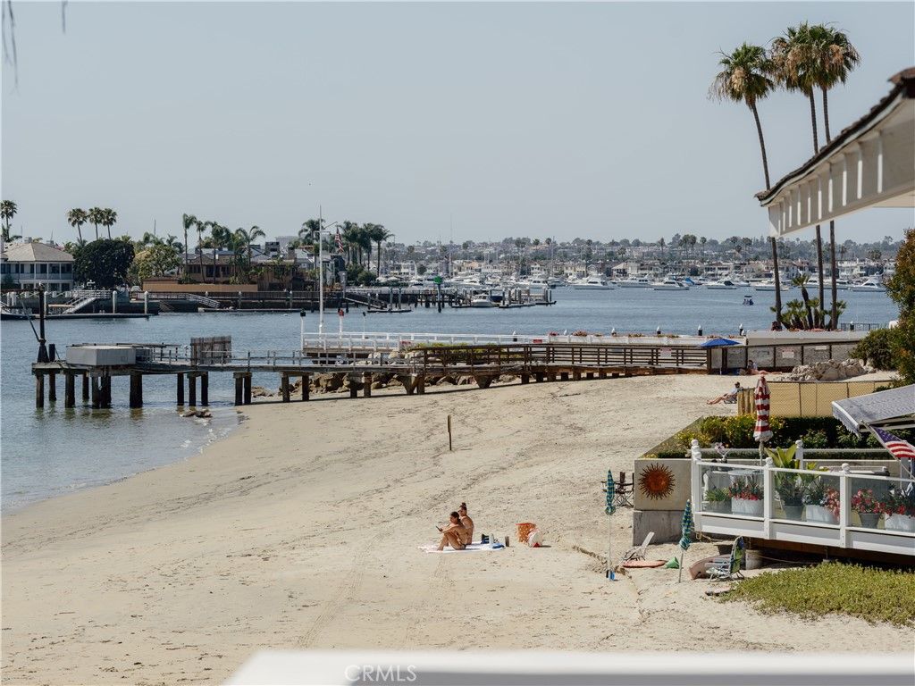 Image 13 of property listing at 2715 Cove, Corona Del Mar, CA 92625