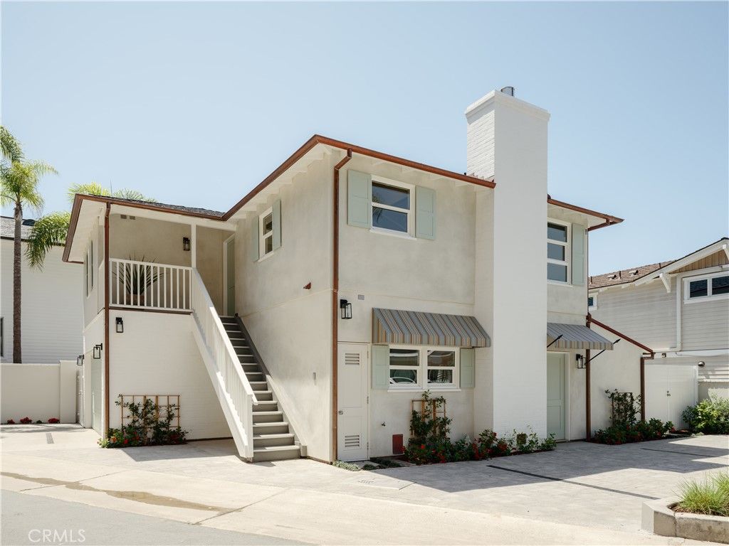 Image 2 of property listing at 2715 Cove, Corona Del Mar, CA 92625